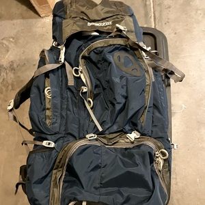 LIKE NEW JANSPORT KLAMATH 2 BACKPACK HIKING (ONLY USED ON ONE TRIP AND STORED)